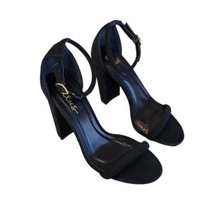 Lulu's Heels size 6.5